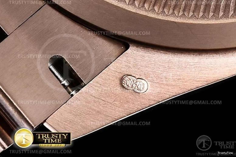 1202 RDD0223A – DayDate 36mm Packable 702